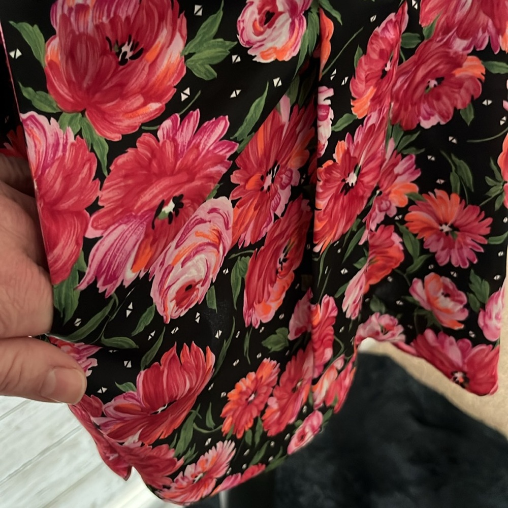 “Silky” Floral Robe with Pockets - Picture 4 of 10